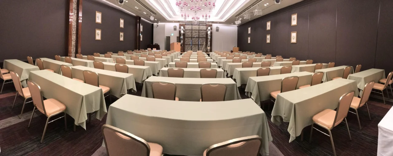 KKRホテル金沢 鳳凰の間・会議レイアウト